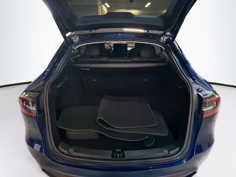 Used 2023 Tesla Model Y Long Range image 29