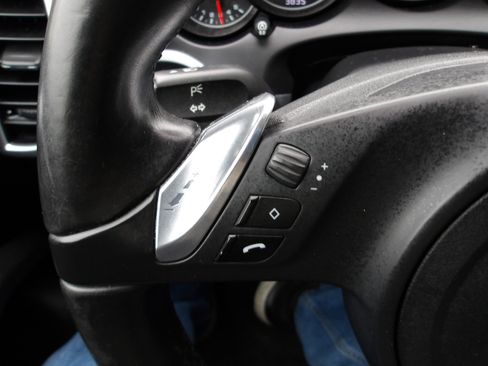 Used 2013 Porsche Cayenne image 16