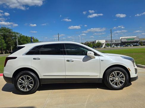 Used 2022 Cadillac XT5 Premium Luxury w/ Technology Package FWD image 6