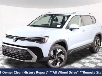 Used 2025 Volkswagen Taos SE video 2