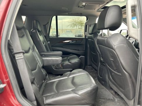 Used 2019 Cadillac Escalade Premium Luxury image 13
