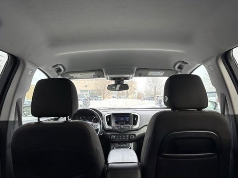 Used 2021 GMC Terrain SLE image 8