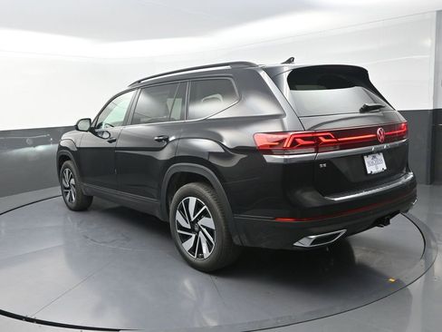 New 2026 Volkswagen Atlas SE FWD image 8