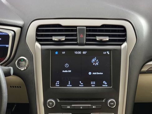 Used 2017 Ford Fusion SE w/ Fusion SE Technology Package FWD image 21