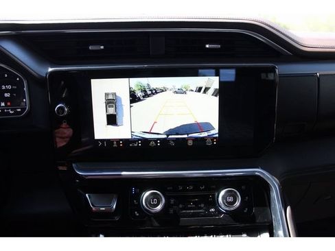 Used 2024 GMC Sierra 1500 Denali w/ Technology Package AWD/4WD image 32