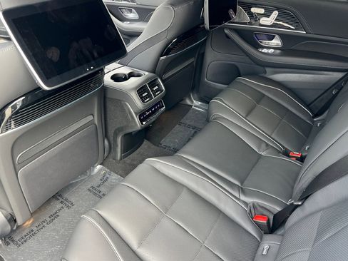 New 2026 Mercedes-Benz GLS 580 4MATIC image 20