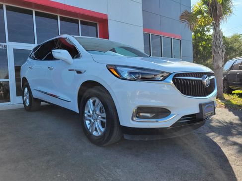 Used 2018 Buick Enclave FWD image 3