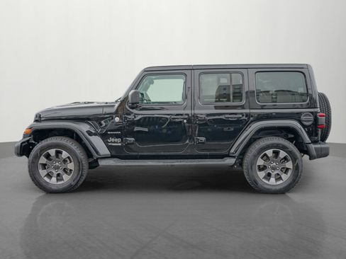 Used 2021 Jeep Wrangler Unlimited Sahara w/ LED Lighting Group image 4