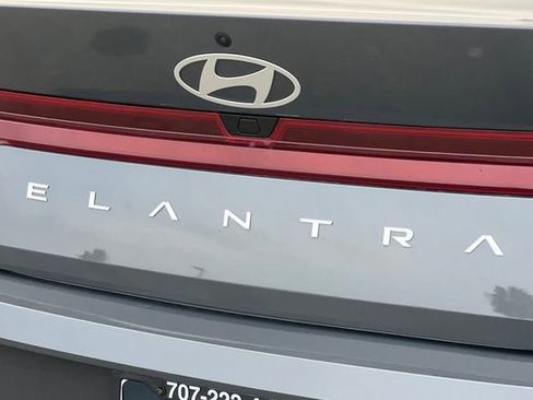 Used 2024 Hyundai Elantra SEL image 31