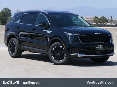 New 2025 Kia Sorento S