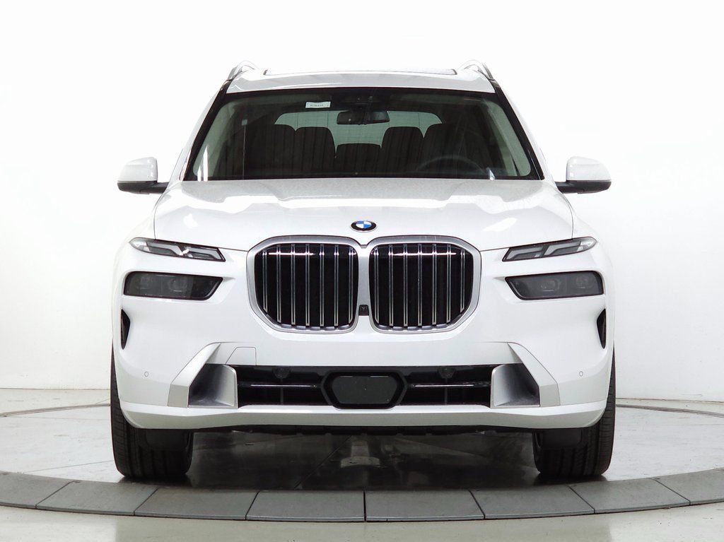 Used 2026 BMW X7 xDrive40i AWD/4WD image 2