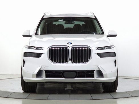 Used 2026 BMW X7 xDrive40i AWD/4WD image 2
