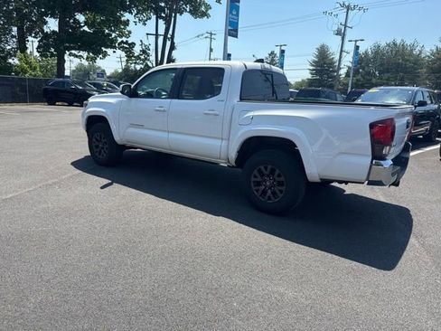 Used 2023 Toyota Tacoma SR5 AWD/4WD image 8