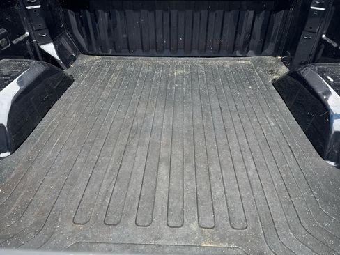 Used 2023 Chevrolet Silverado 1500 LT image 14