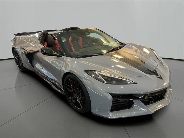 Used 2024 Chevrolet Corvette Z06 RWD image 9