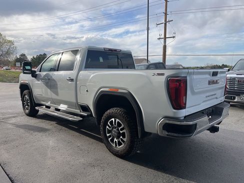 Used 2022 GMC Sierra 2500 SLT w/ SLT Convenience Package image 4