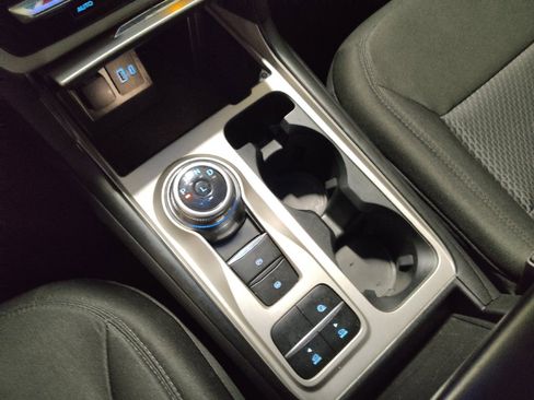 Used 2022 Ford Explorer XLT image 26