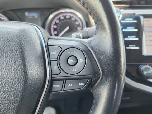 Used 2018 Toyota Camry SE w/ Moonroof Package FWD image 29