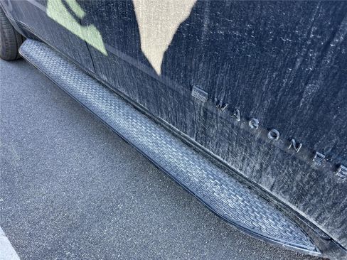 Used 2024 Jeep Wagoneer Series II image 12