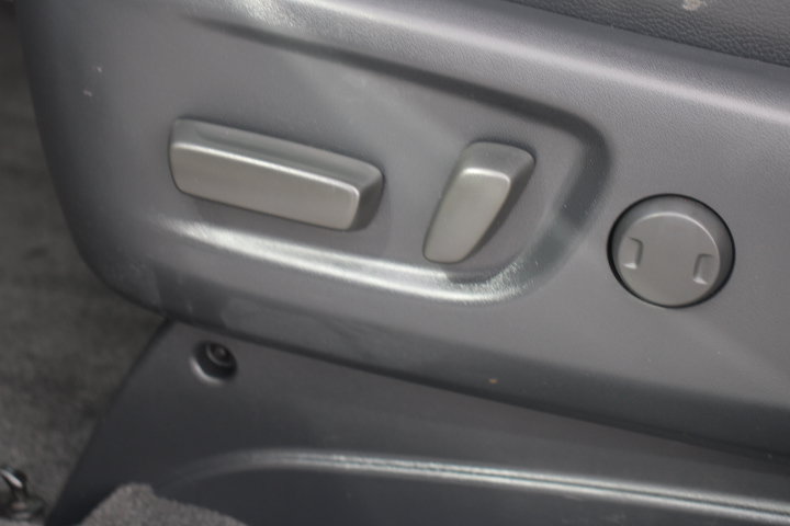 Used 2011 Toyota Sienna SE w/ Preferred Pkg FWD image 11