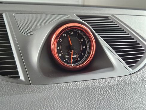 Used 2021 Porsche Macan image 38