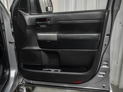 Used 2013 Toyota Tundra 2WD CrewMax image 39