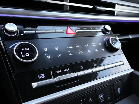 Used 2024 Hyundai Santa Fe Limited image 39