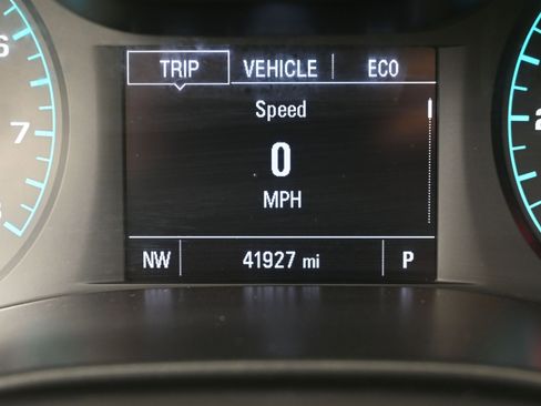 Used 2022 GMC Canyon AT4 w/ Driver Alert Package AWD/4WD image 16