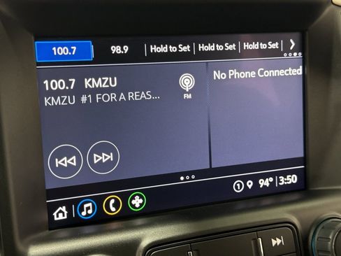 Used 2022 GMC Terrain SLT image 3