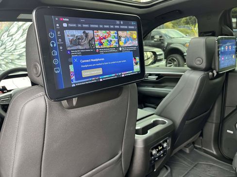 Used 2026 Chevrolet Tahoe Z71 w/ Z71 Off-Road Package AWD/4WD image 14