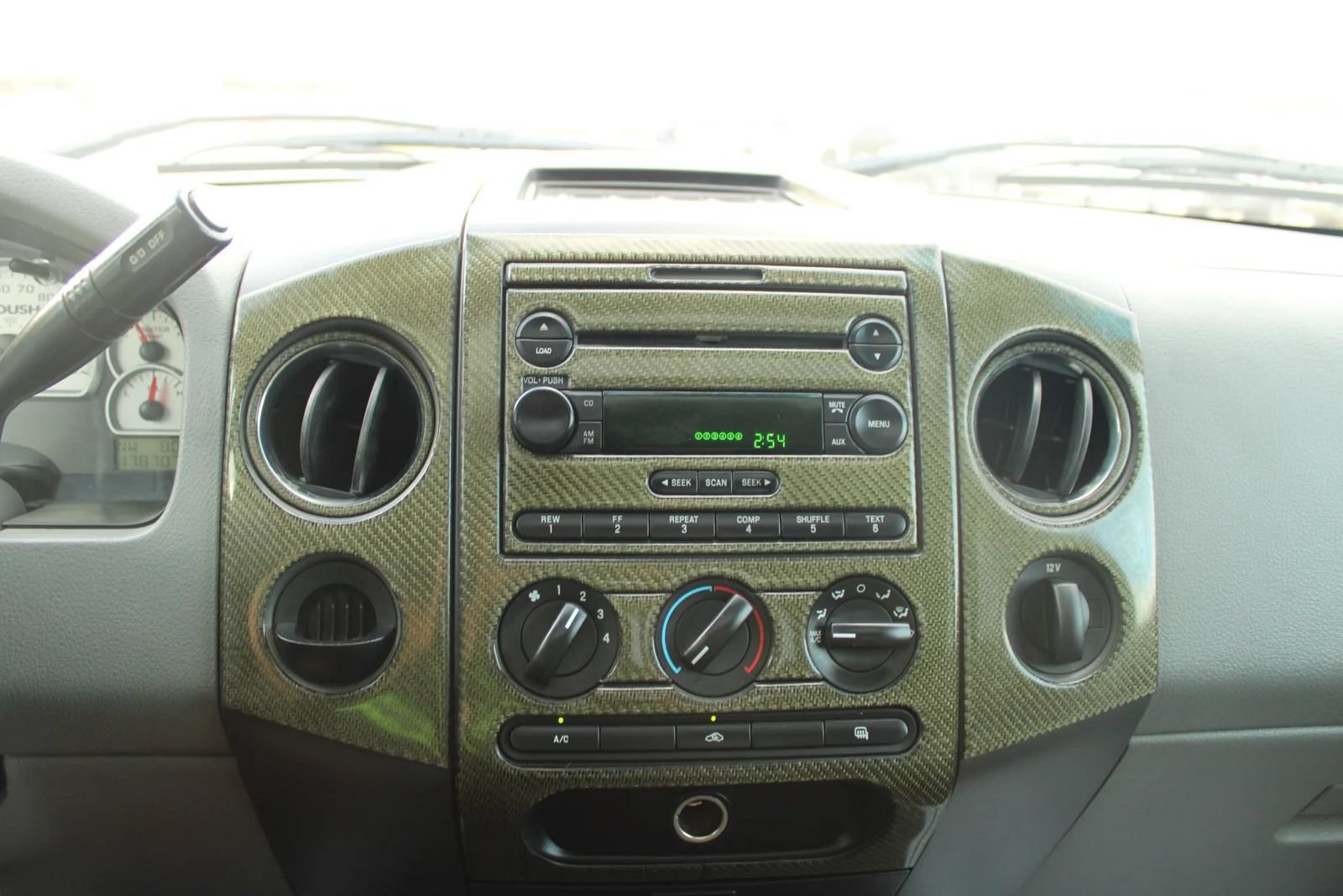 Used 2004 Ford F150 Lariat RWD image 26