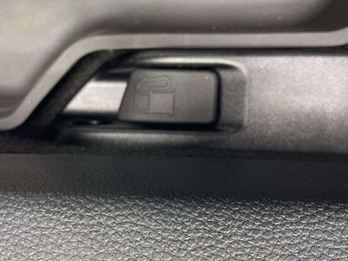 Used 2026 Toyota Corolla Cross LE FWD image 30