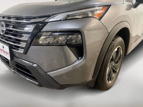 Used 2024 Nissan Rogue SV image 10