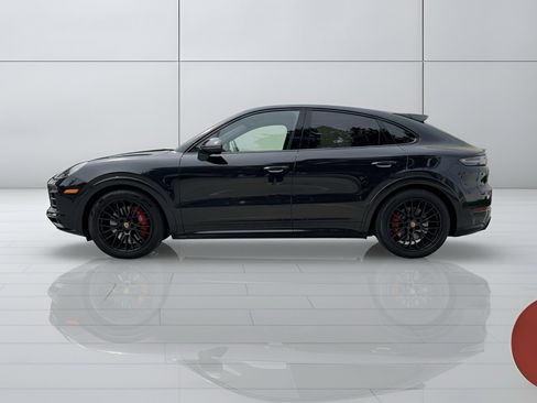 Used 2023 Porsche Cayenne GTS AWD/4WD image 3