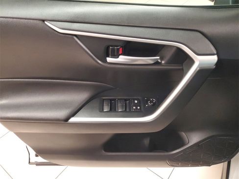 Used 2021 Toyota RAV4 XLE Premium w/ Carpet Mat Package (TMS) image 20