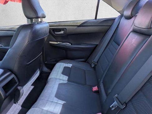 Used 2016 Toyota Camry SE image 17