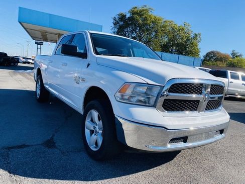 Used 2019 RAM 1500 Classic SLT image 4