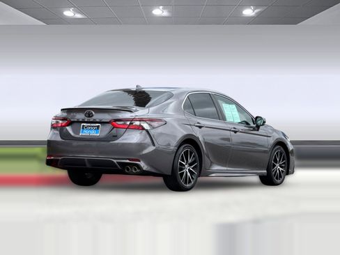 Used 2023 Toyota Camry SE FWD image 9