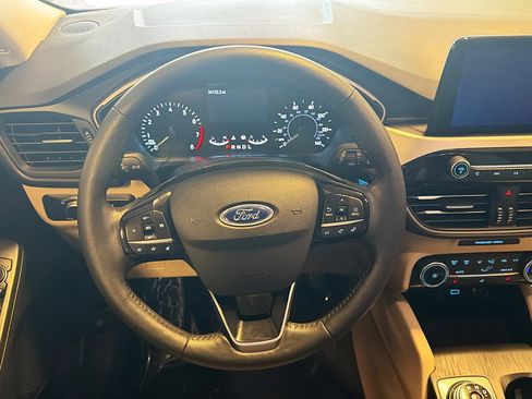 Used 2021 Ford Escape SE w/ Cold Weather Package image 18