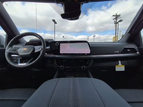 New 2026 Chevrolet Suburban High Country image 2