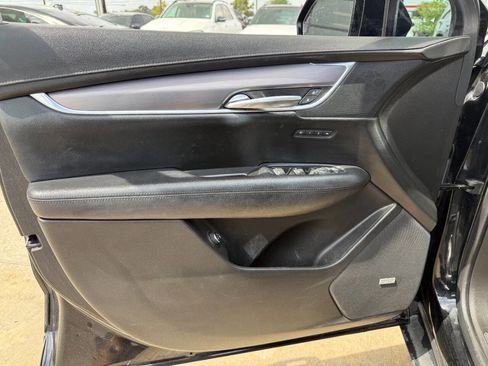 Used 2017 Cadillac XT5 Luxury image 13