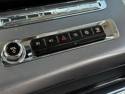 New 2026 Lincoln Aviator 2WD image 17