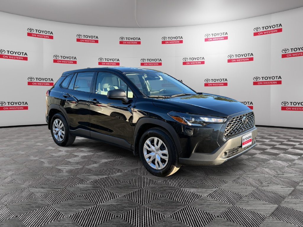 Certified 2025 Toyota Corolla Cross L AWD/4WD image 3