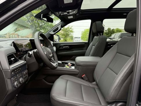 Used 2026 Chevrolet Suburban Z71 w/ Comfort Package AWD/4WD image 13