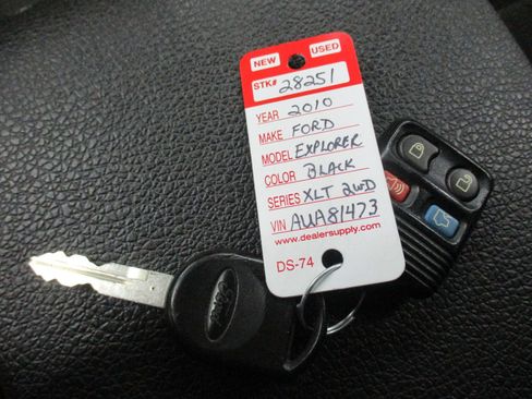 Used 2010 Ford Explorer XLT image 28