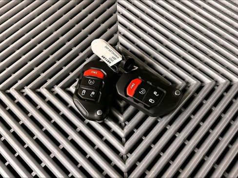Used 2025 Jeep Wrangler Unlimited Rubicon 4xe w/ Safety Group AWD/4WD image 11
