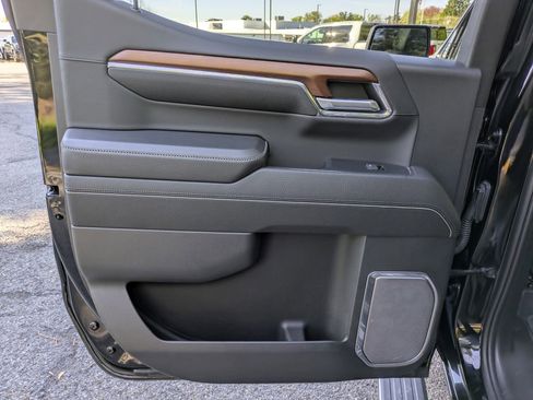 Certified 2023 GMC Sierra 1500 Denali w/ Denali Reserve Package AWD/4WD image 28
