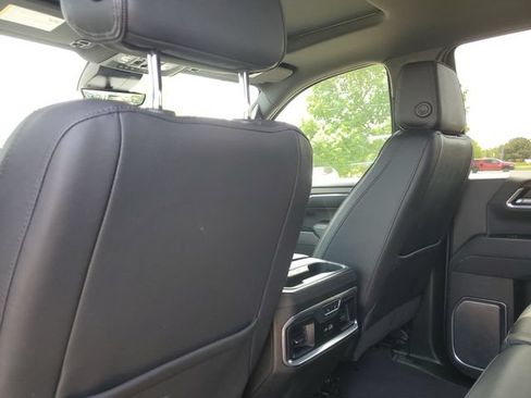 Used 2024 Chevrolet Silverado 1500 High Country w/ Technology Package AWD/4WD image 29