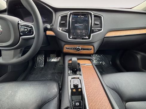 Used 2023 Volvo XC90 T8 Plus image 11