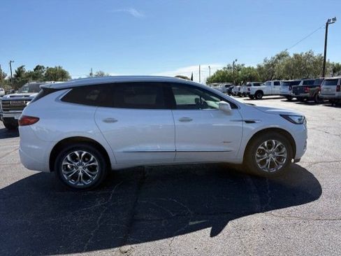 Used 2020 Buick Enclave Avenir w/ Avenir Technology Package FWD image 4